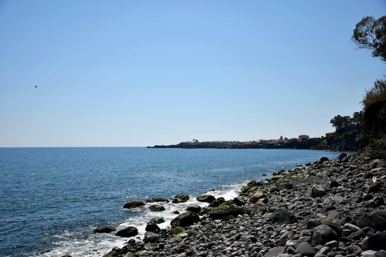 Riviera Degli Eucalipti - Cottage In Riva Al Mare Acireale Exterior photo
